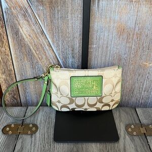 Coach Signature Canvas Wristlet Light Khaki Grass with Matching Tag